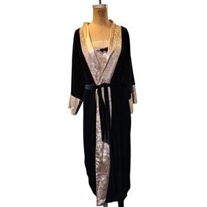 Delicates Long 2-Piece Black & Gold Velvet Robe w/ Matching Nightgown, LG